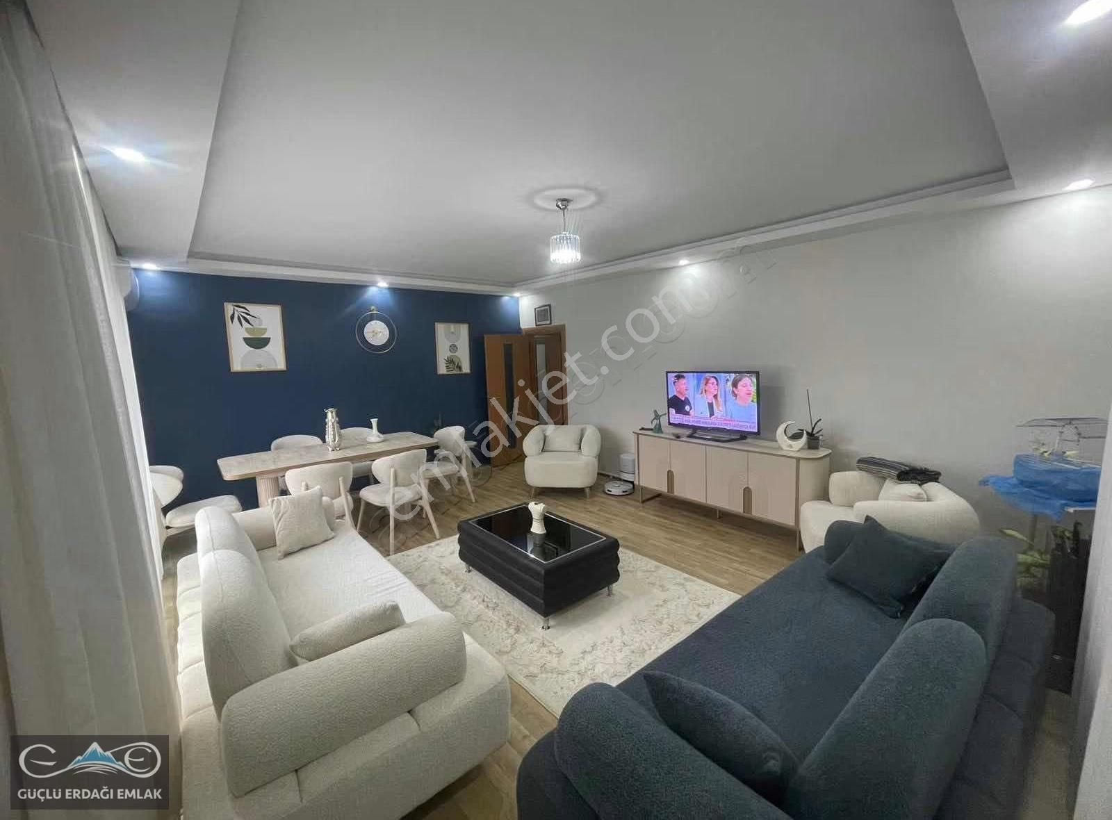 Emsallerine Göre Uygun Fiyatlı, 160 M² Geniş 3+1 Daire