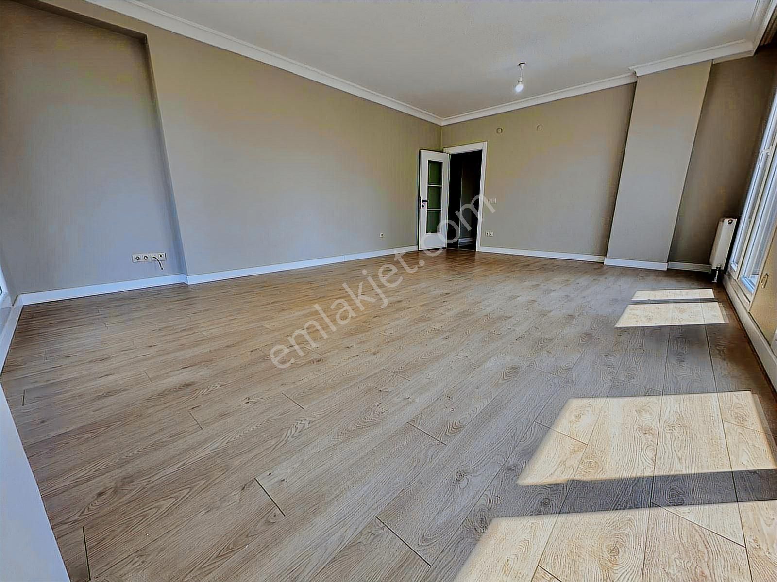 Bostancı Çarşıda 3+1 Ebeveynli Balkonlu Marmaraya Bağdata Yakın - Görsel 14