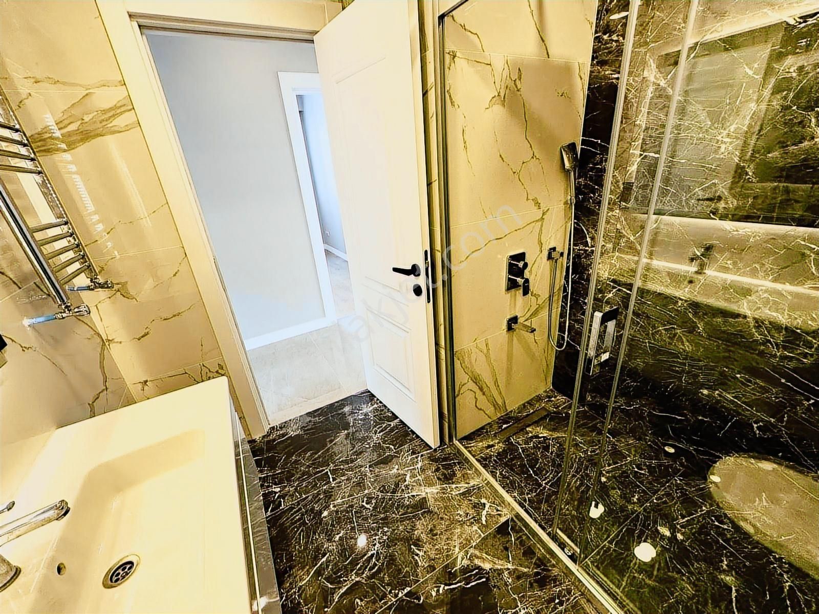 Bostancı Çarşıda 3+1 Ebeveynli Balkonlu Marmaraya Bağdata Yakın - Görsel 21