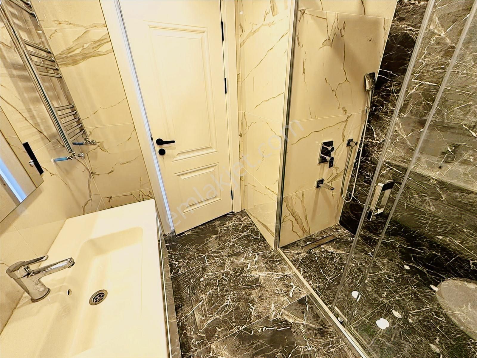 Bostancı Çarşıda 3+1 Ebeveynli Balkonlu Marmaraya Bağdata Yakın - Görsel 23