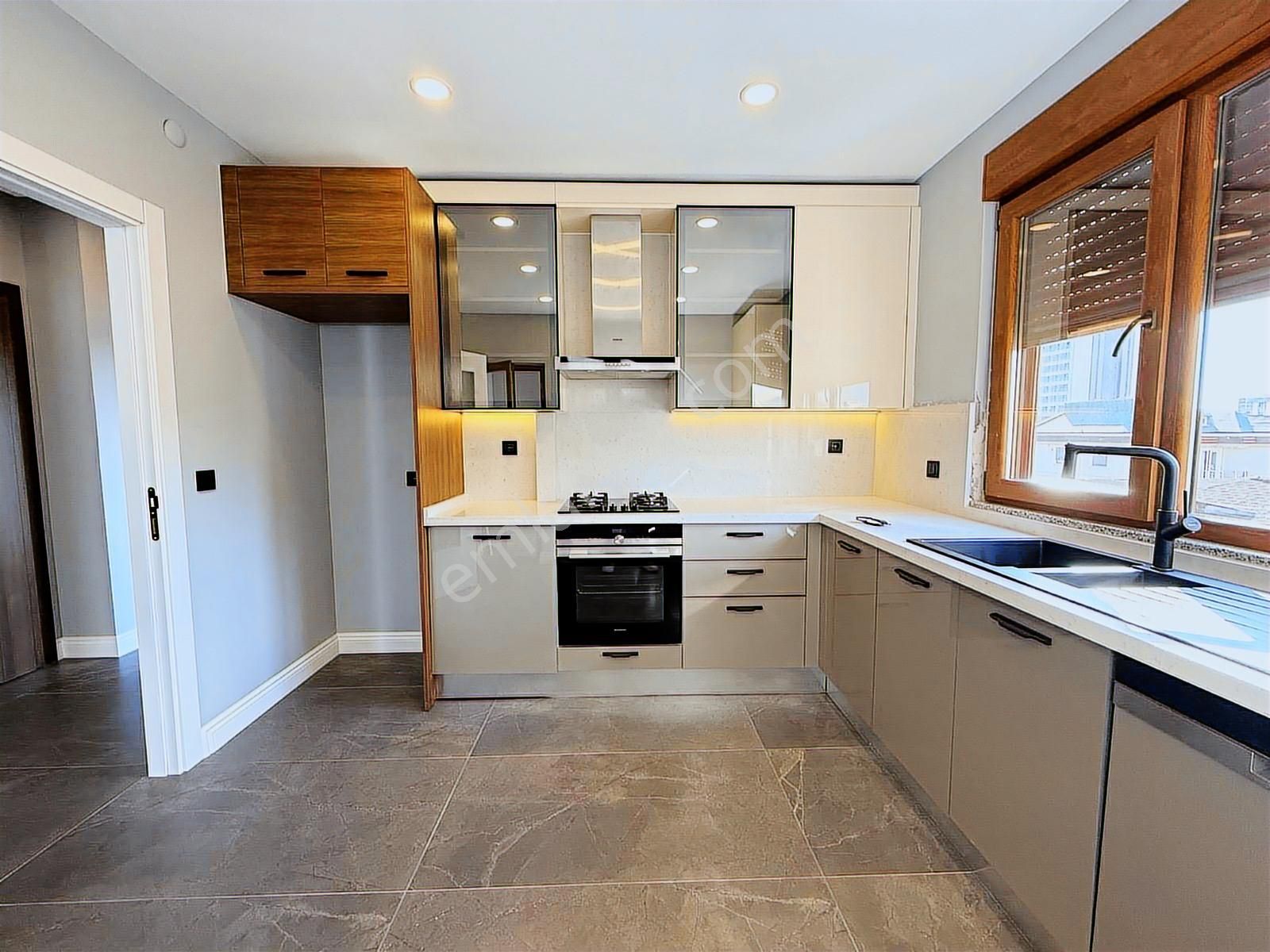 Caddebostan Bağdat Cad.yakın 130 M² Net Ebeveynli 3+1 Satılık - Görsel 14