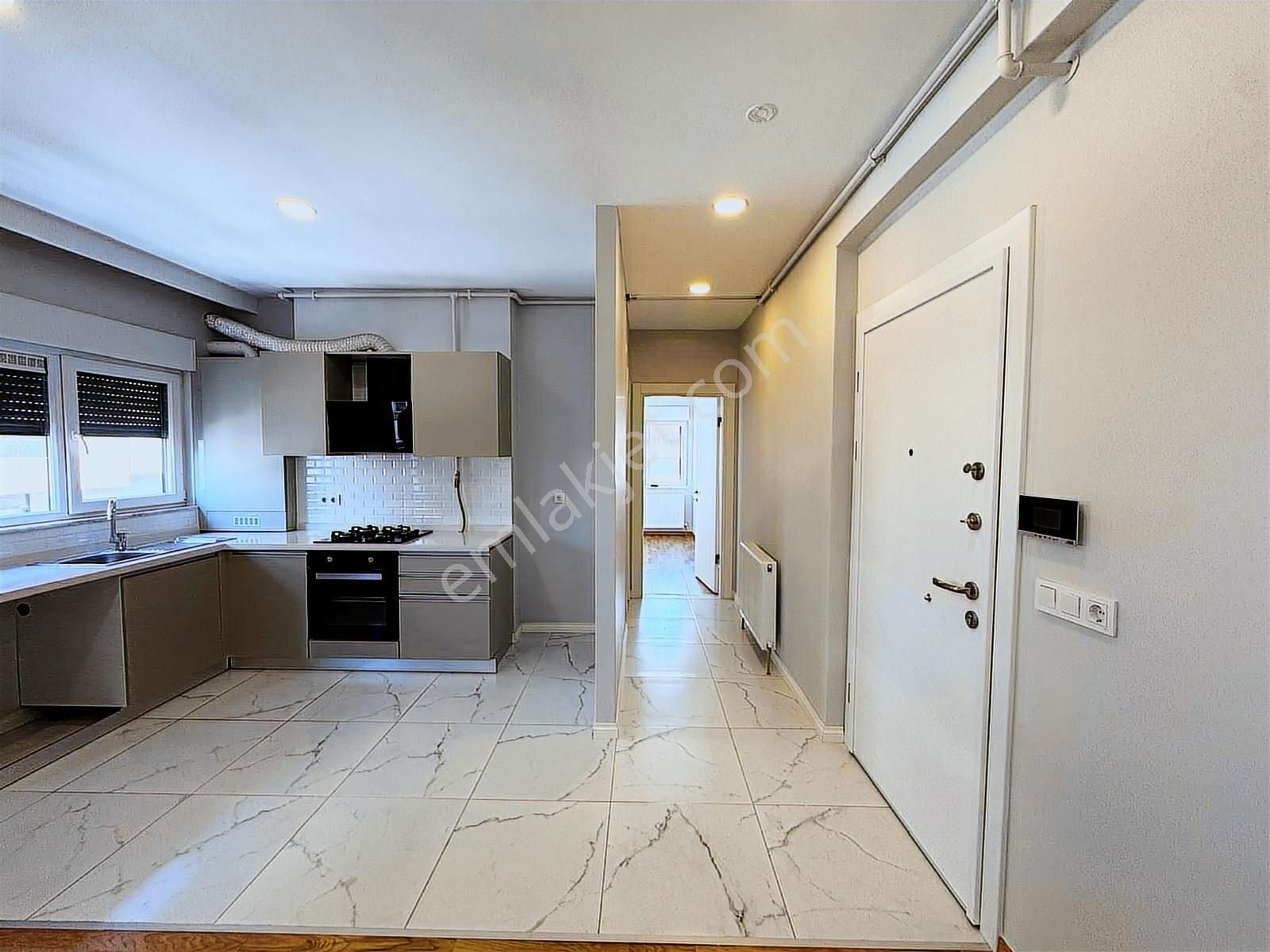 Caddebostan Sahilde 1+1 İskanlı Ara Kat 2 Yaşında - Görsel 16