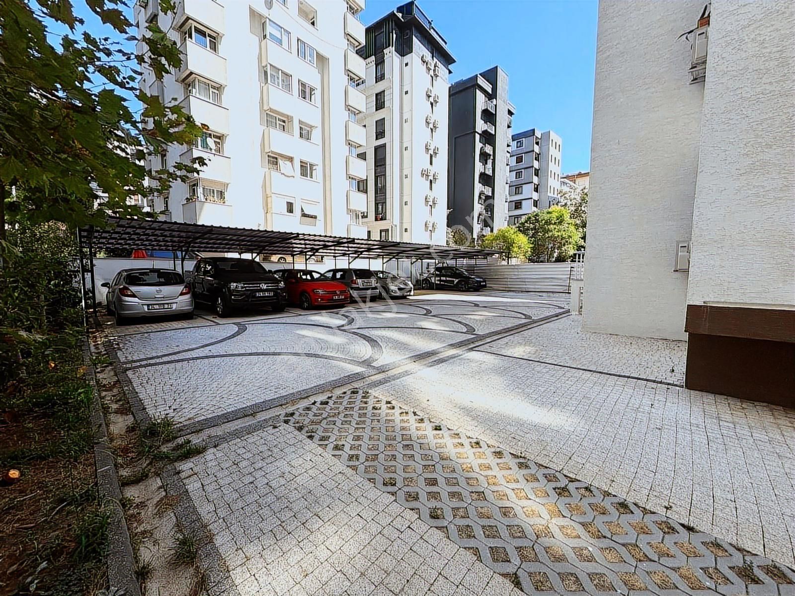 Caddebostan Sahilde 1+1 İskanlı Ara Kat 2 Yaşında - Görsel 7