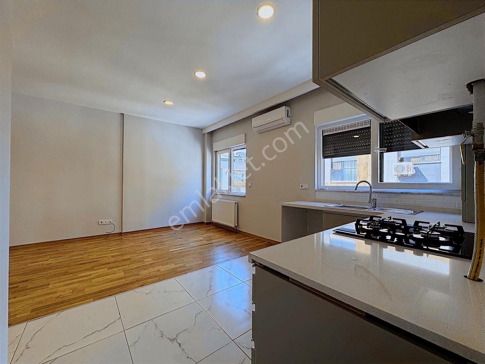 Caddebostan Sahilde 1+1 İskanlı Ara Kat 2 Yaşında - Görsel 18