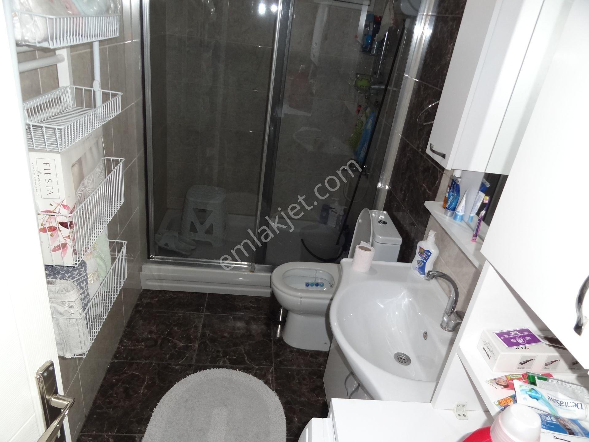 Ünalan Metro-metrobüs Yakını Genç Apt.teraslı Dubleks 3+1 Fırsatı - Görsel 24