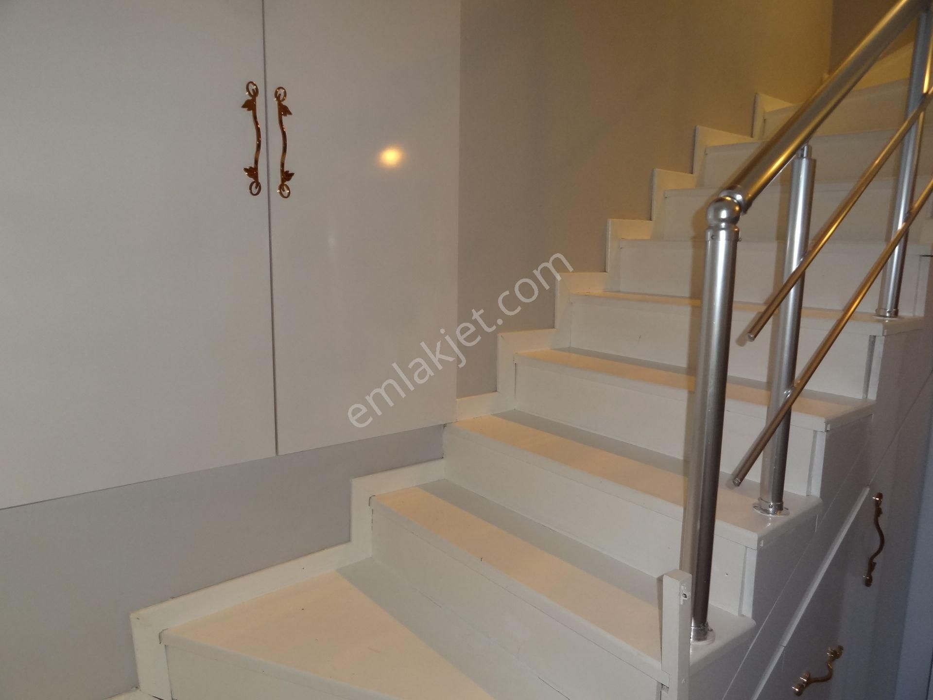 Ünalan Metro-metrobüs Yakını Genç Apt.teraslı Dubleks 3+1 Fırsatı - Görsel 23