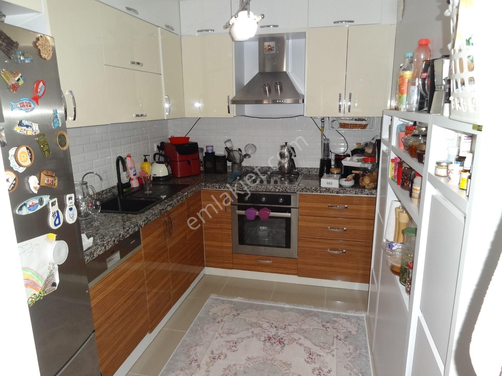 Ünalan Metro-metrobüs Yakını Genç Apt.teraslı Dubleks 3+1 Fırsatı - Görsel 17