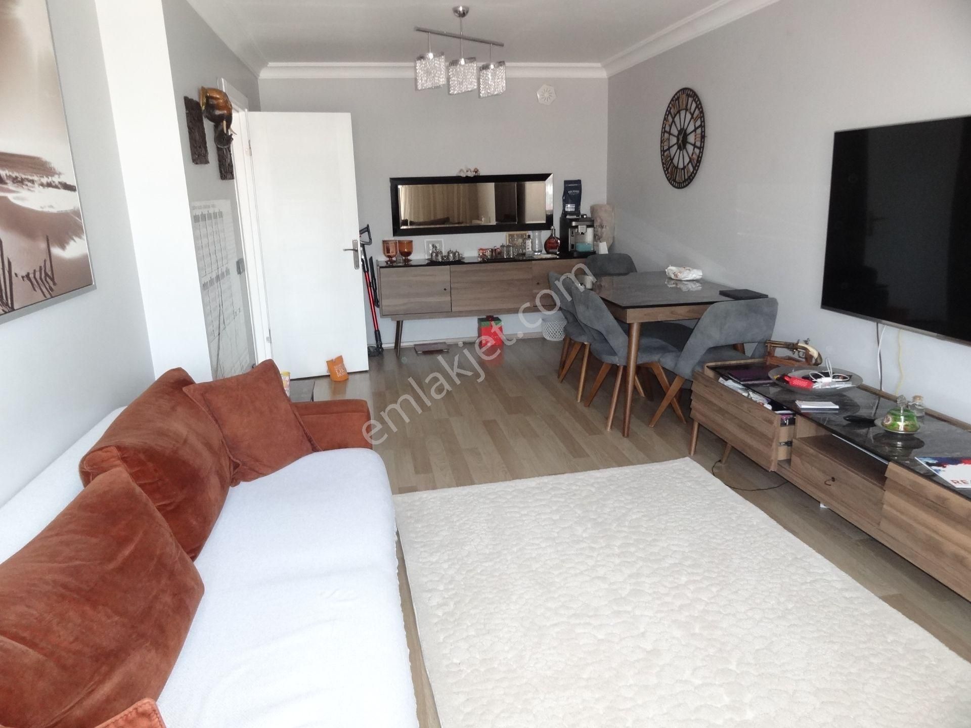 Ünalan Metro-metrobüs Yakını Genç Apt.teraslı Dubleks 3+1 Fırsatı - Görsel 12