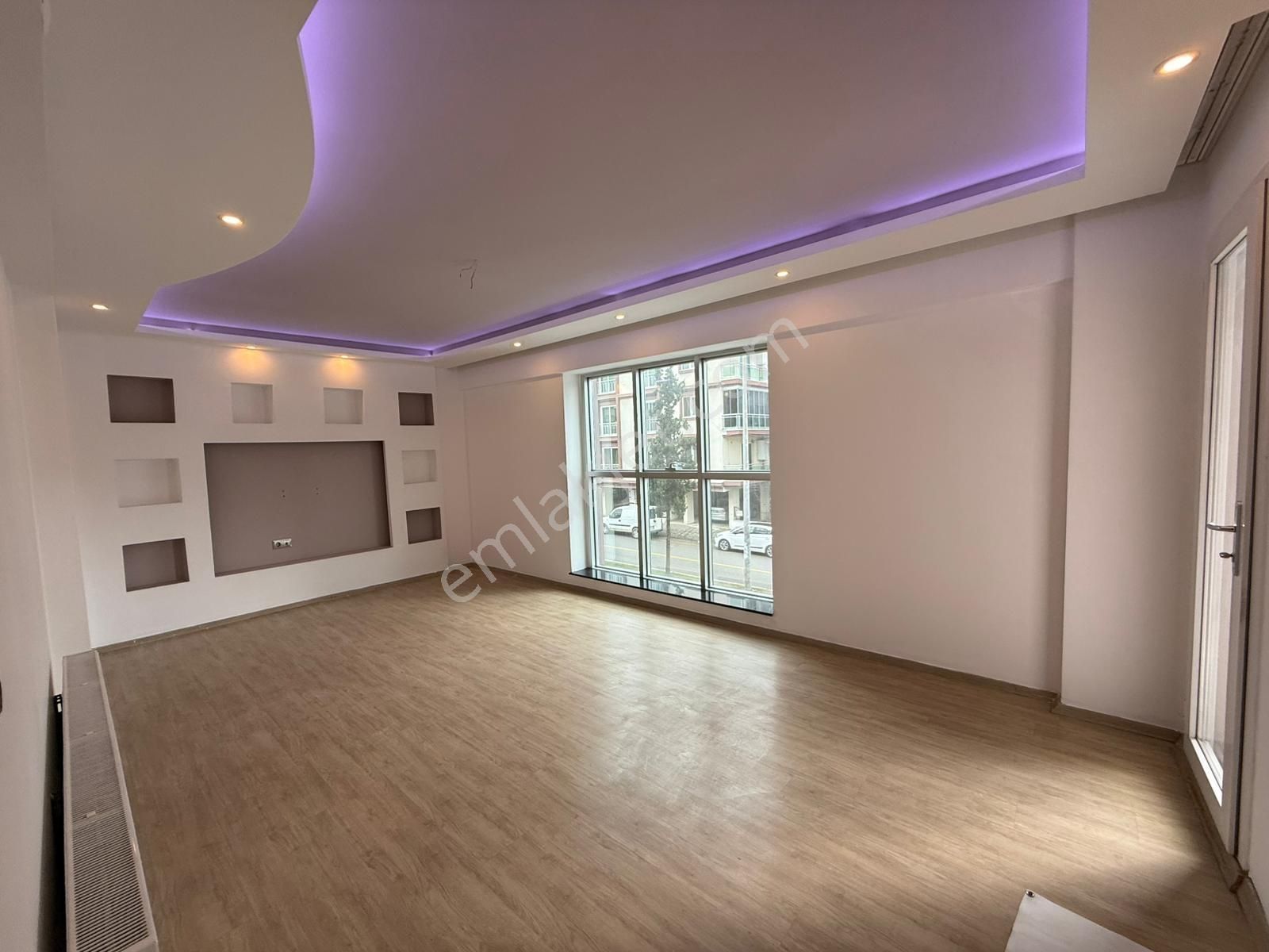 Remax Pin'den Girne Mh Lefkoşe Bulvarında Satılık 3+1 Daire - Görsel 5