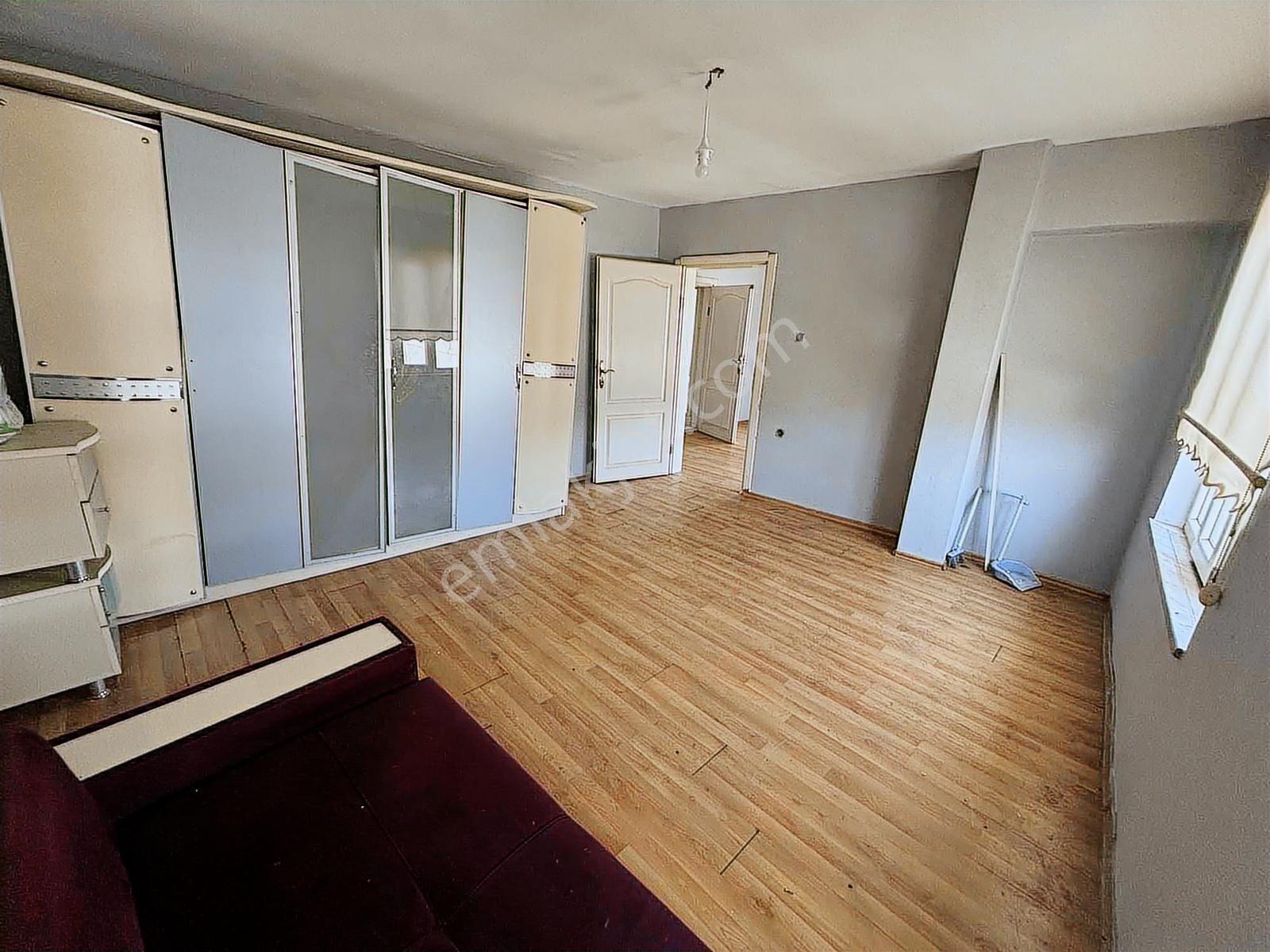 Kiracılı Gazcılar'da Ana Cad. Satılık 1+1 Daire Tapulu Ofis/ev - Görsel 5