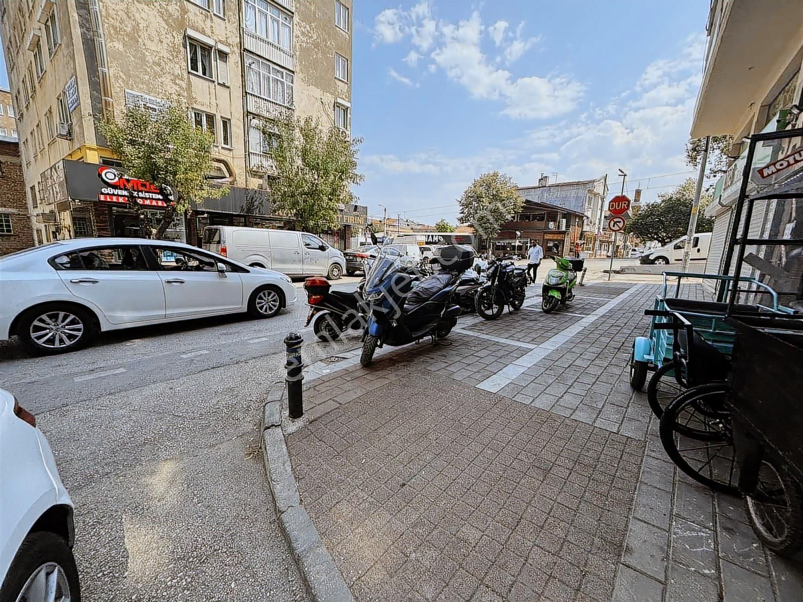 Kiracılı Gazcılar'da Ana Cad. Satılık 1+1 Daire Tapulu Ofis/ev - Görsel 11