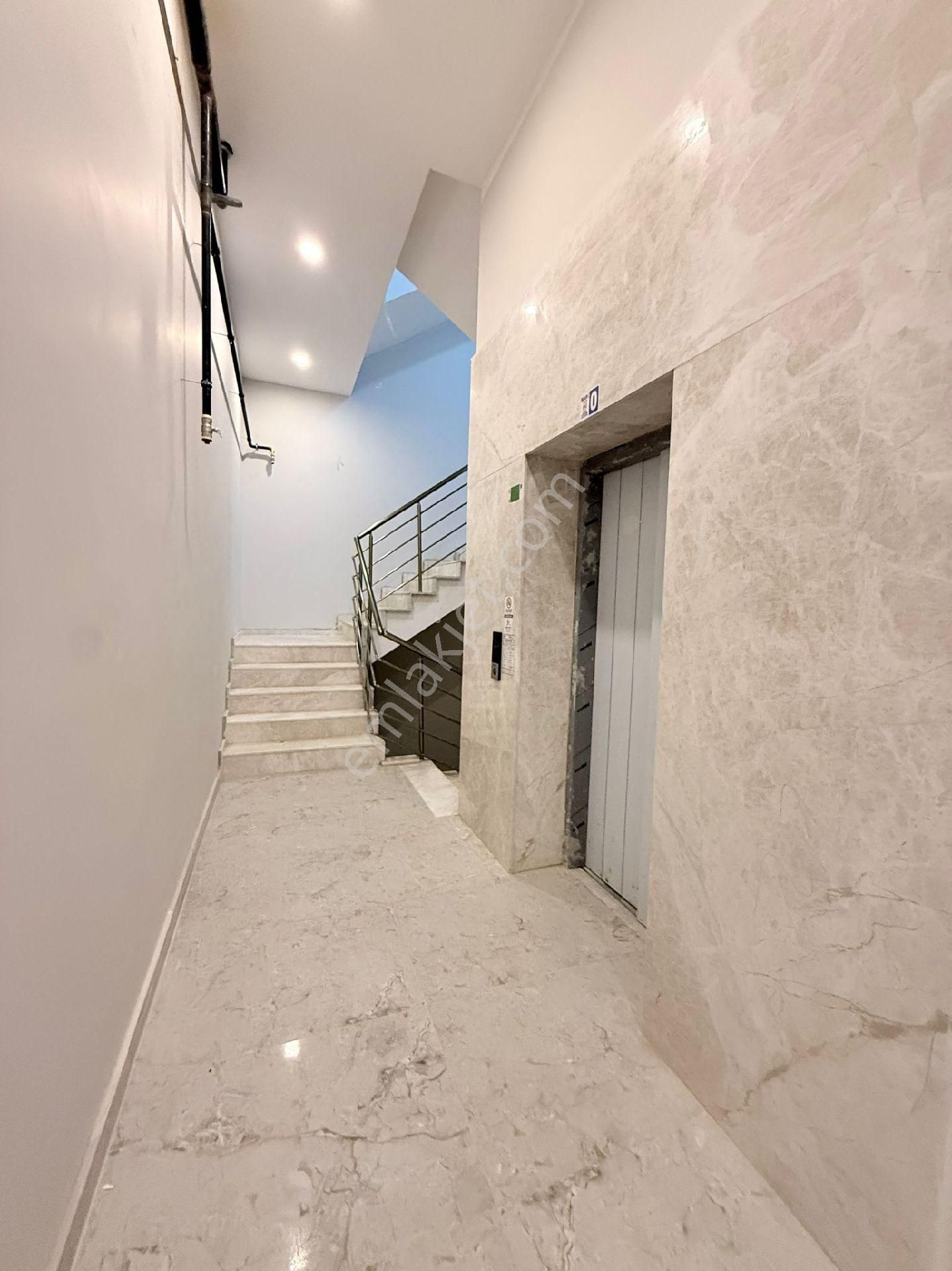 Kuşadası Kirazlı Yolu Üzeri 3+1 Sıfır Yapı Satılık - Görsel 11