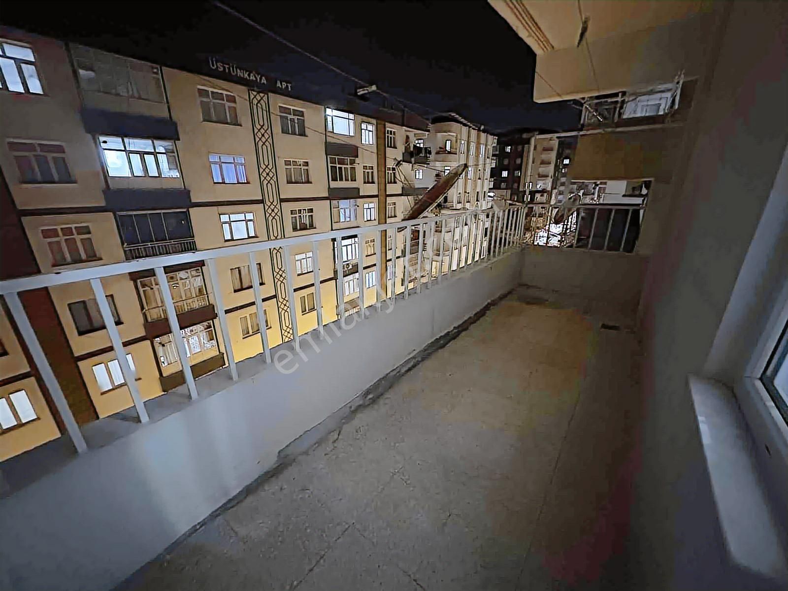 Kudüs Camisi Yanında Satılık 3+1 Daire - Görsel 9