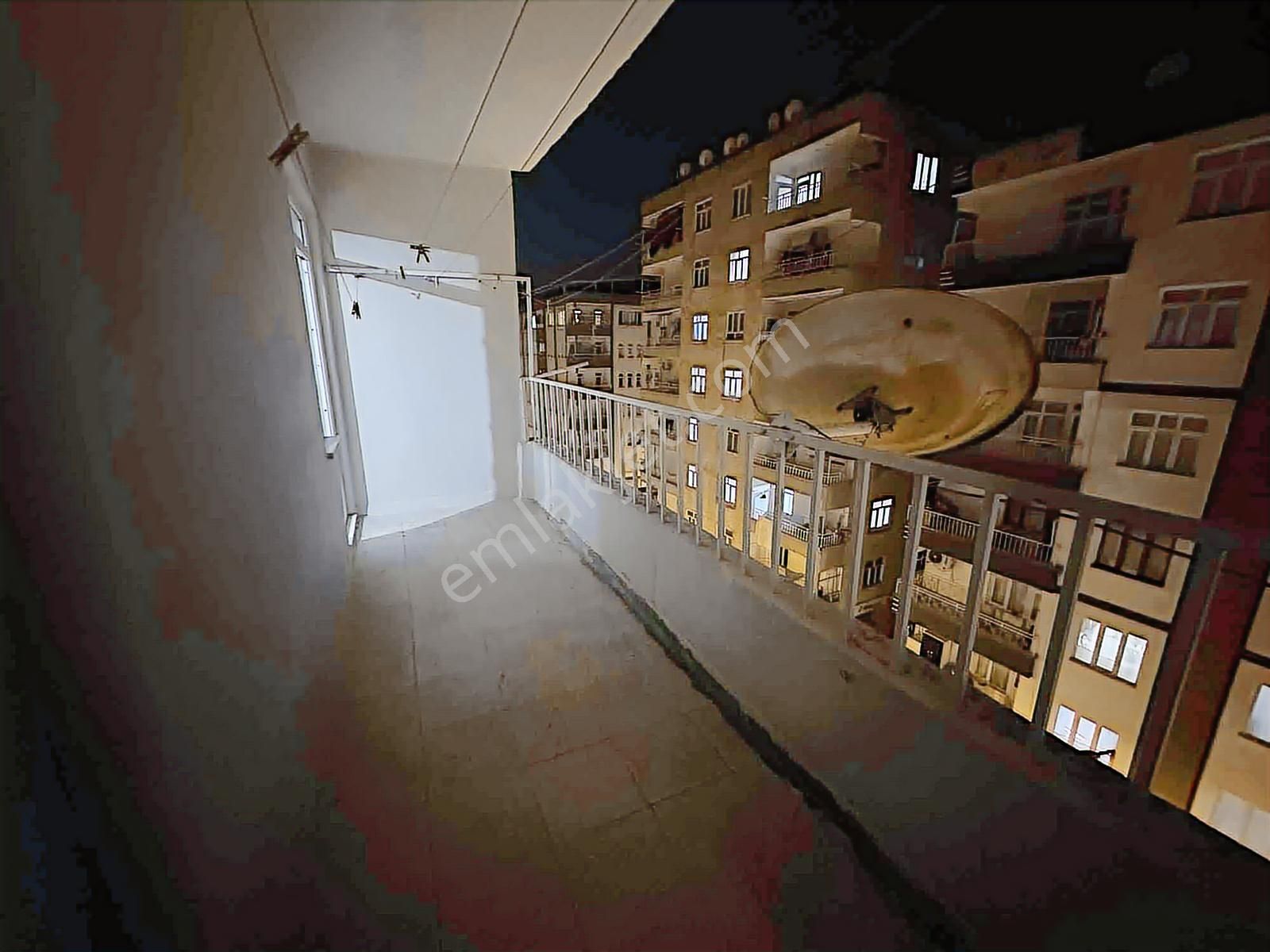 Kudüs Camisi Yanında Satılık 3+1 Daire - Görsel 2