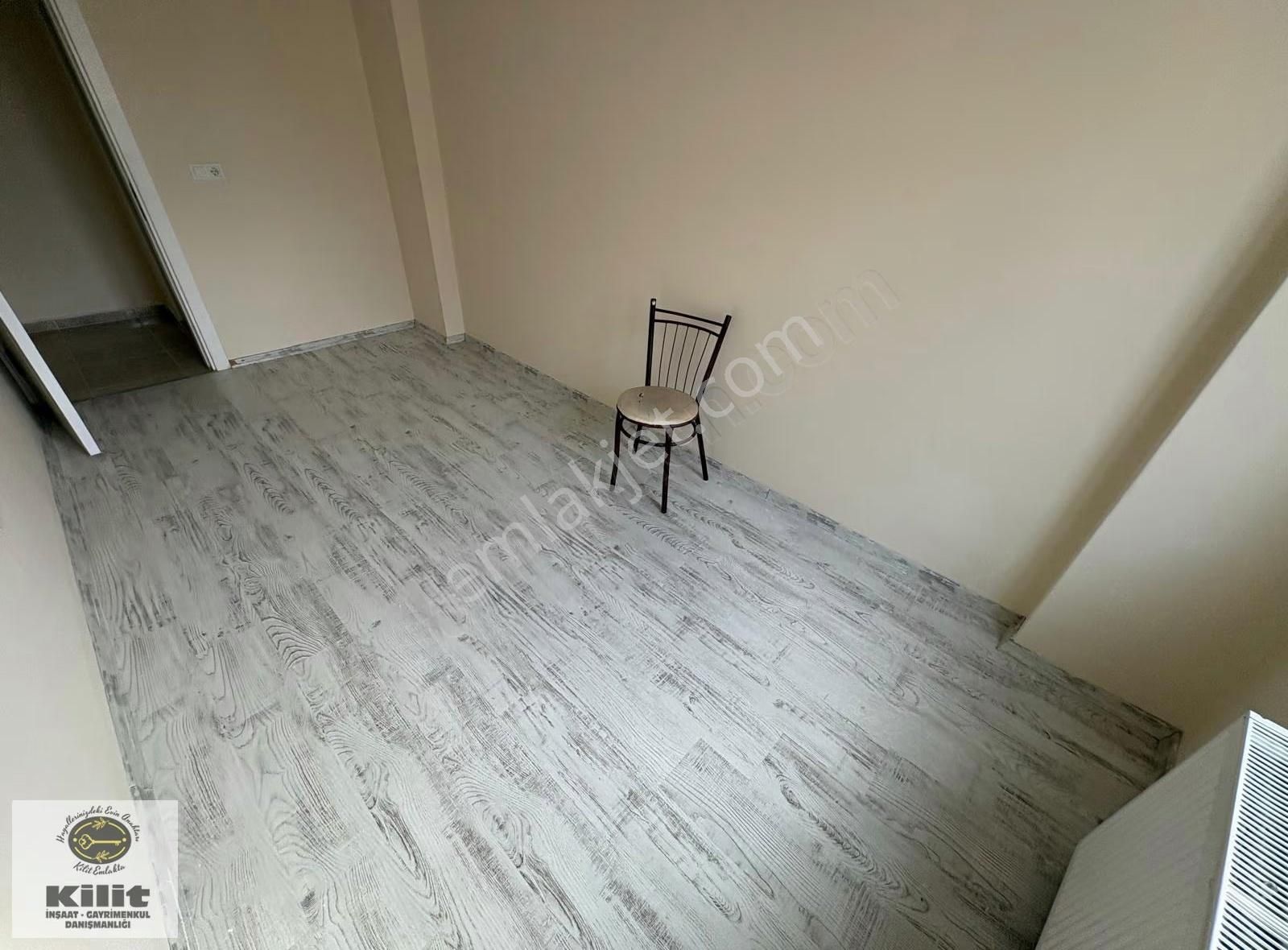 İhsaniye'de Siteler İçerisinde Acil Satılık 2+1 Daire - Görsel 6