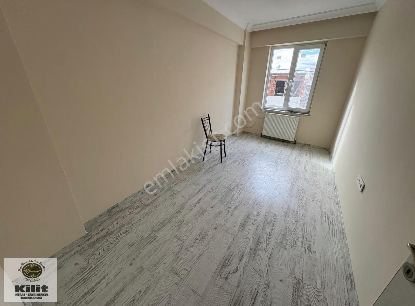 İhsaniye'de Siteler İçerisinde Acil Satılık 2+1 Daire - Görsel 2