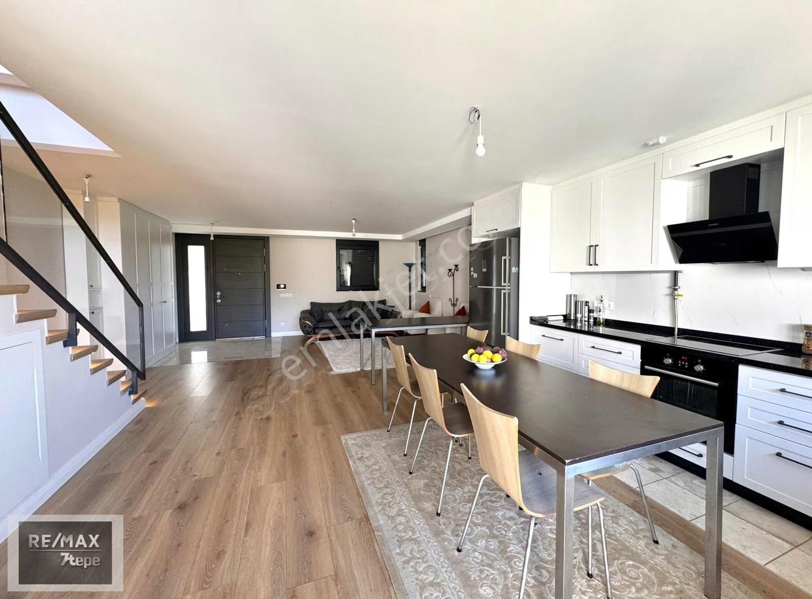 Çengelköyde Tarih Ve Boğaz Manzaralı Tam Müstakil Satılık Villa - Görsel 10