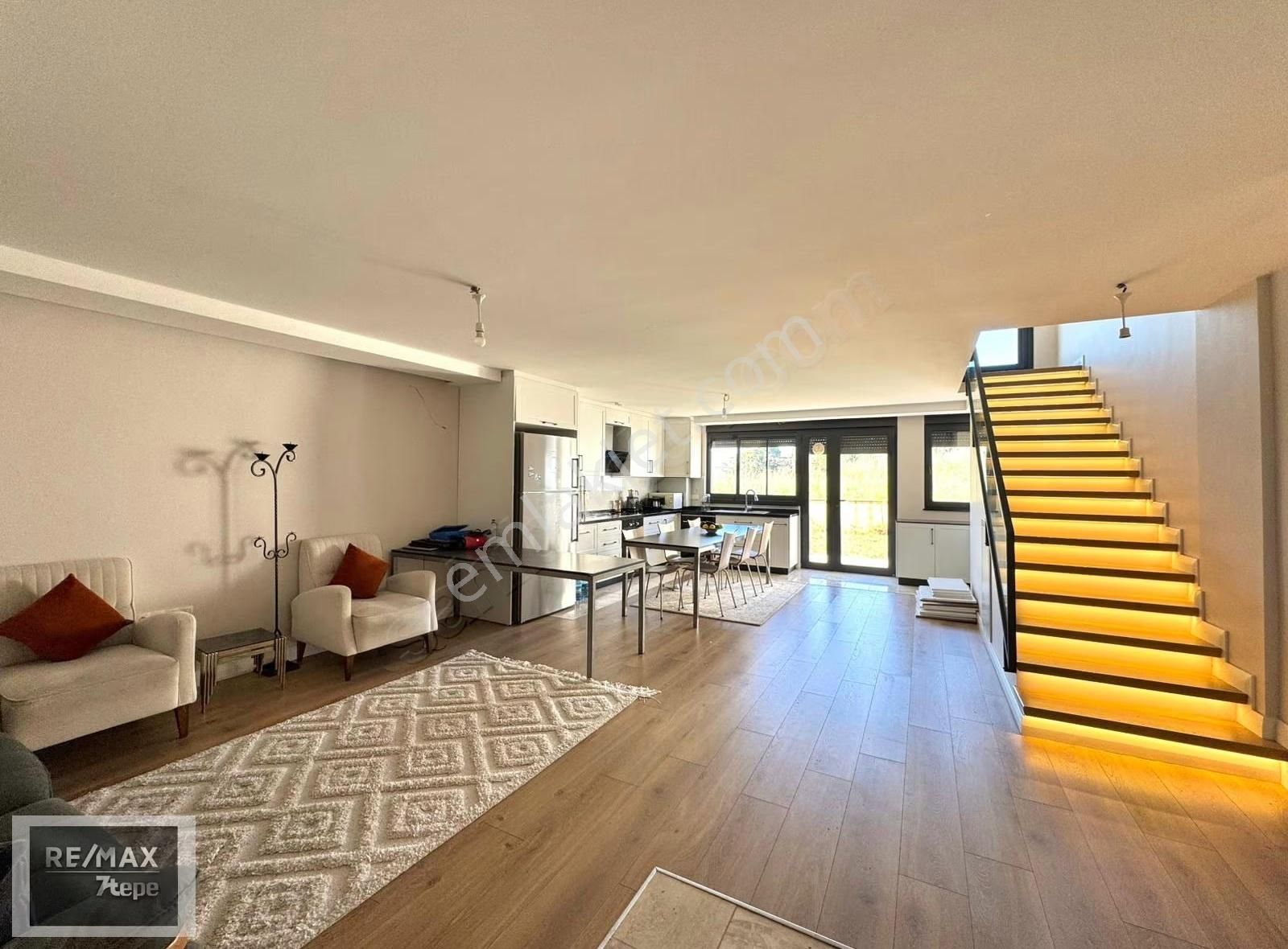 Çengelköyde Tarih Ve Boğaz Manzaralı Tam Müstakil Satılık Villa - Görsel 2