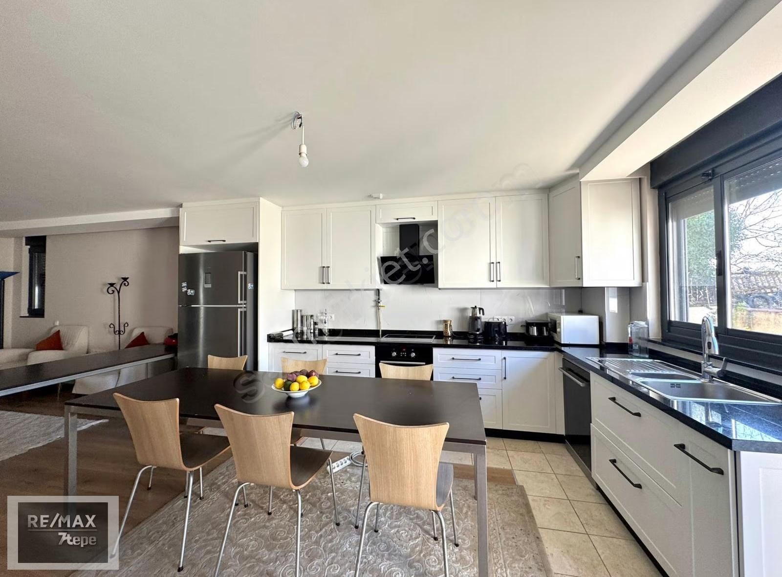 Çengelköyde Tarih Ve Boğaz Manzaralı Tam Müstakil Satılık Villa - Görsel 13