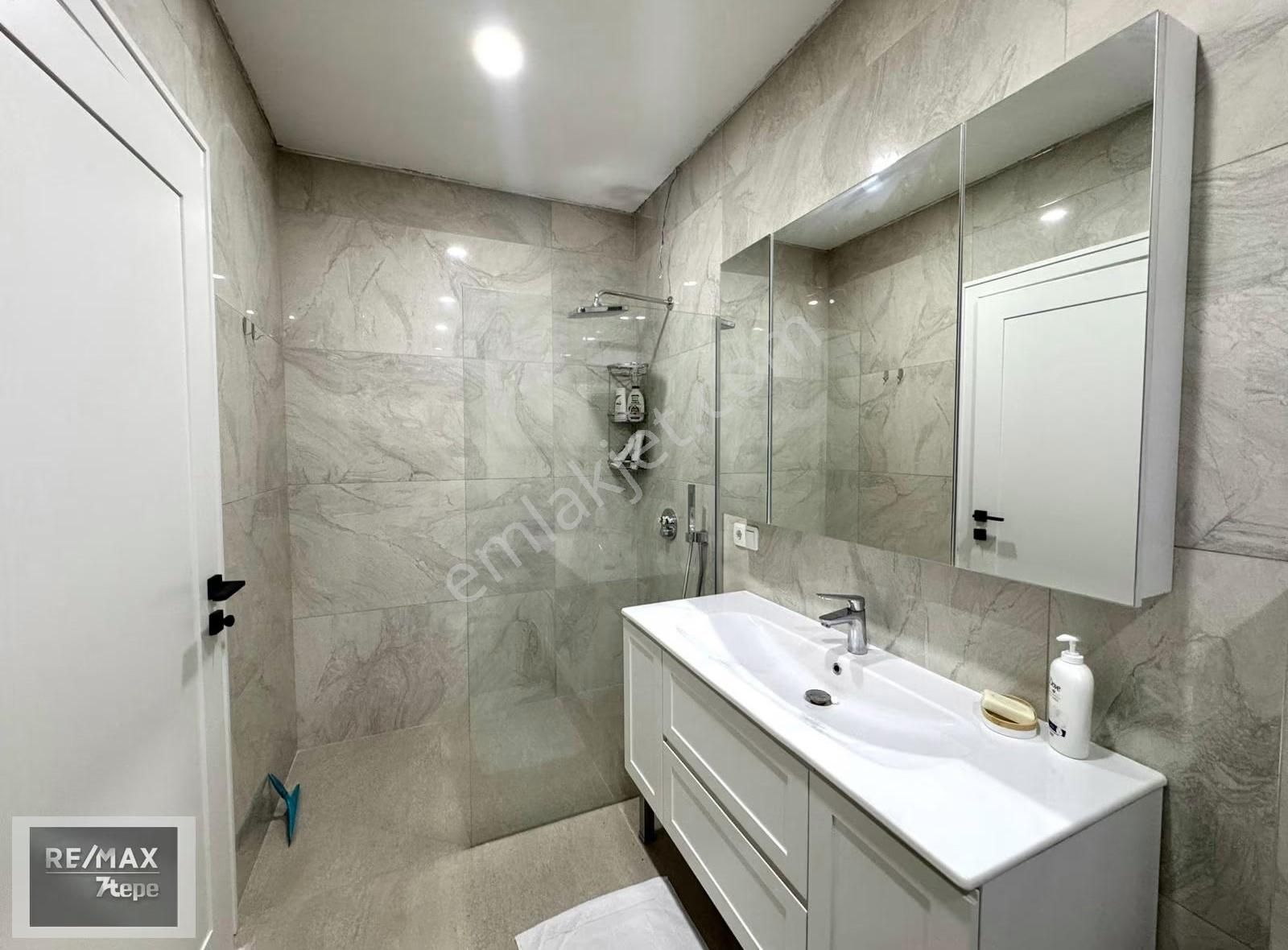 Çengelköyde Tarih Ve Boğaz Manzaralı Tam Müstakil Satılık Villa - Görsel 7