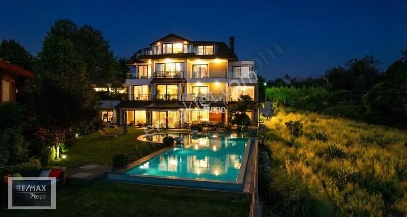 Boğaz Manzarasını Her Katında Yaşatan Acarkent Satılık Malikâne