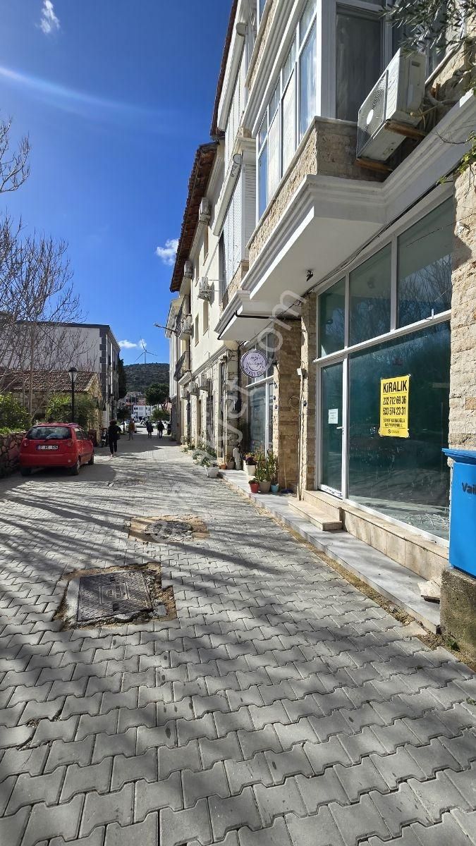 Şeref Karaoğlu'ndan Çeşme Marinada Kiralık Dükkan - Görsel 6