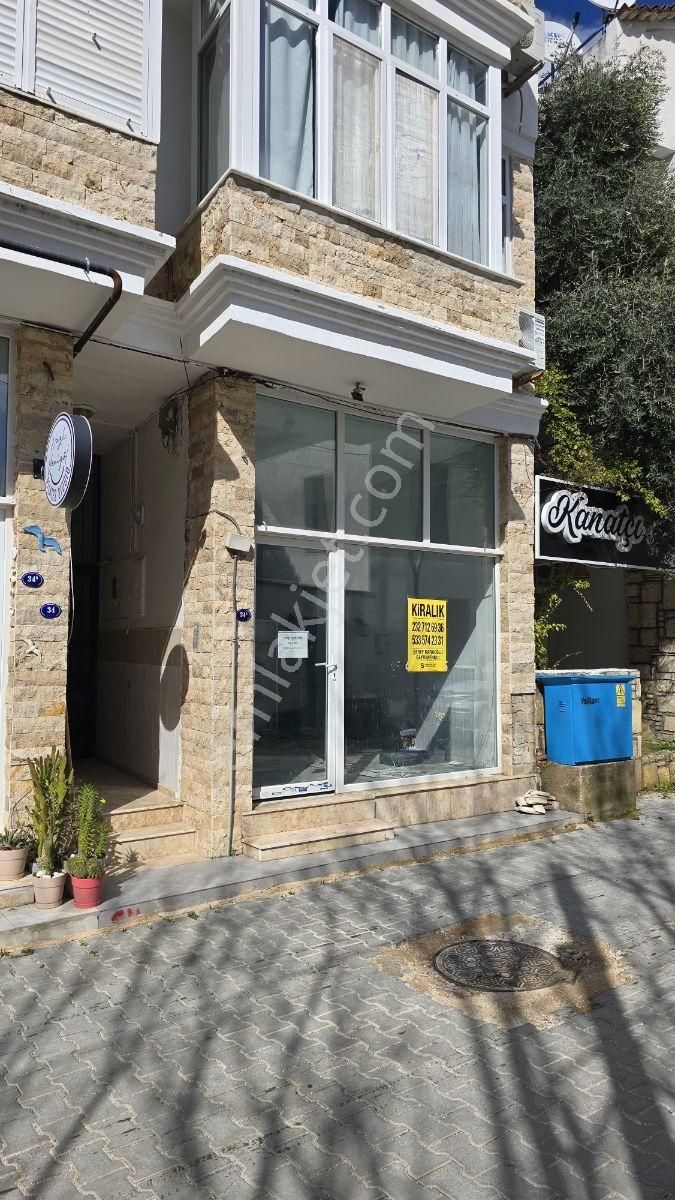 Şeref Karaoğlu'ndan Çeşme Marinada Kiralık Dükkan - Görsel 2