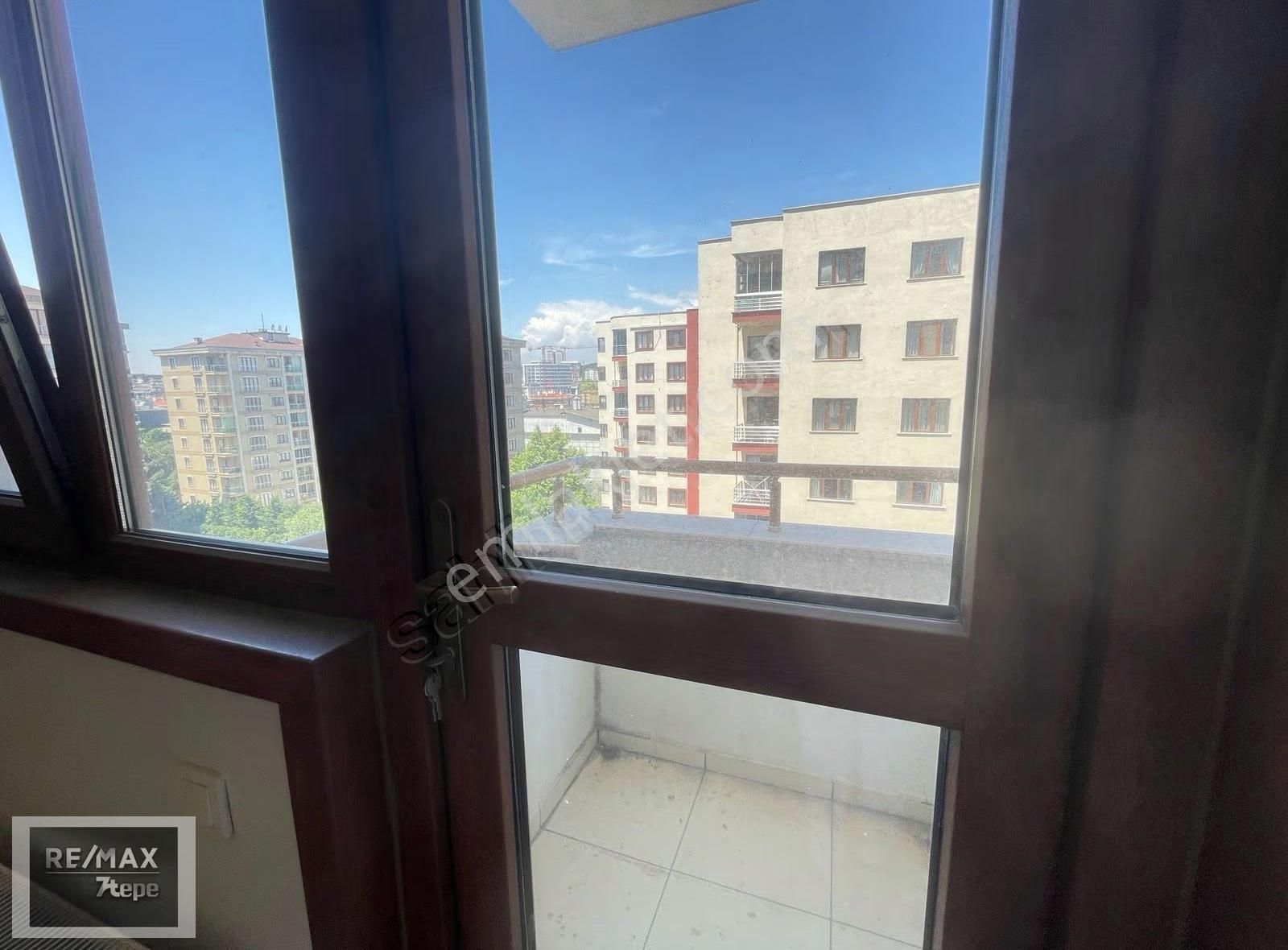 Remax 7tepeden Çekmeköy 216 Butik Sitesinde Boş Kiralık 3+1 - Görsel 17