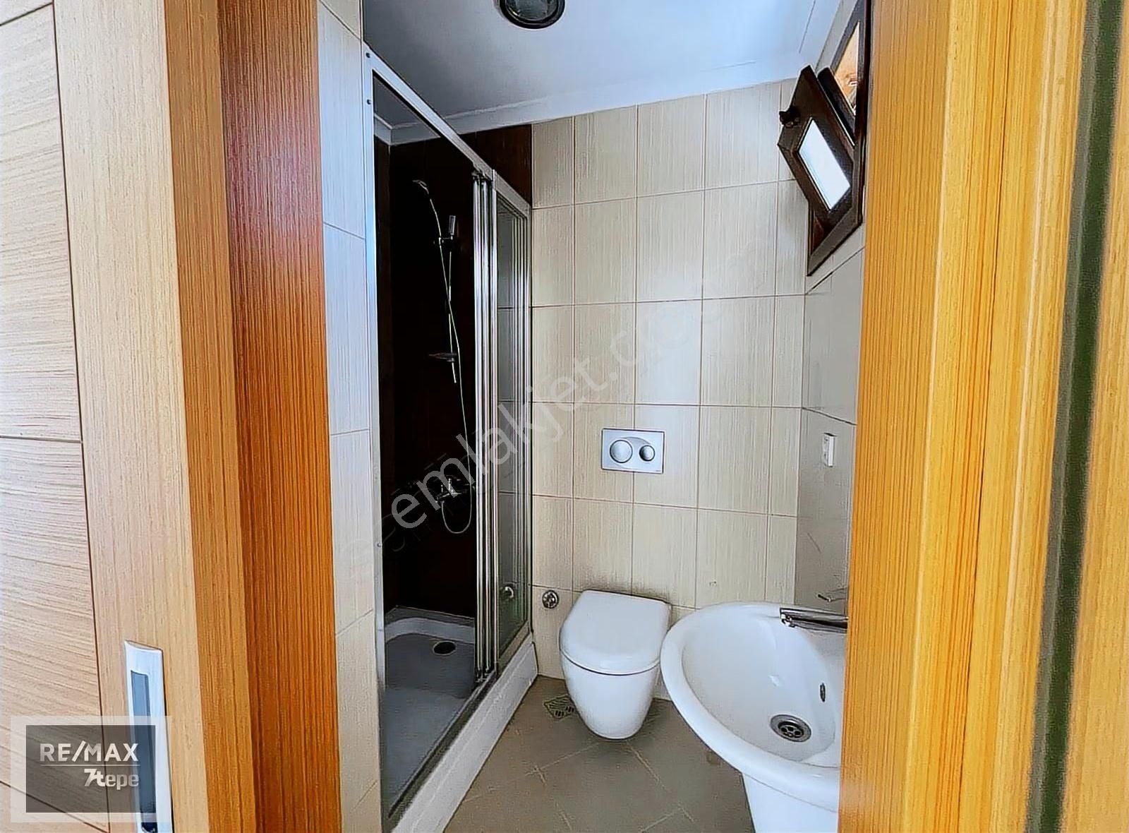 Remax 7tepeden Çekmeköy 216 Butik Sitesinde Boş Kiralık 3+1 - Görsel 15