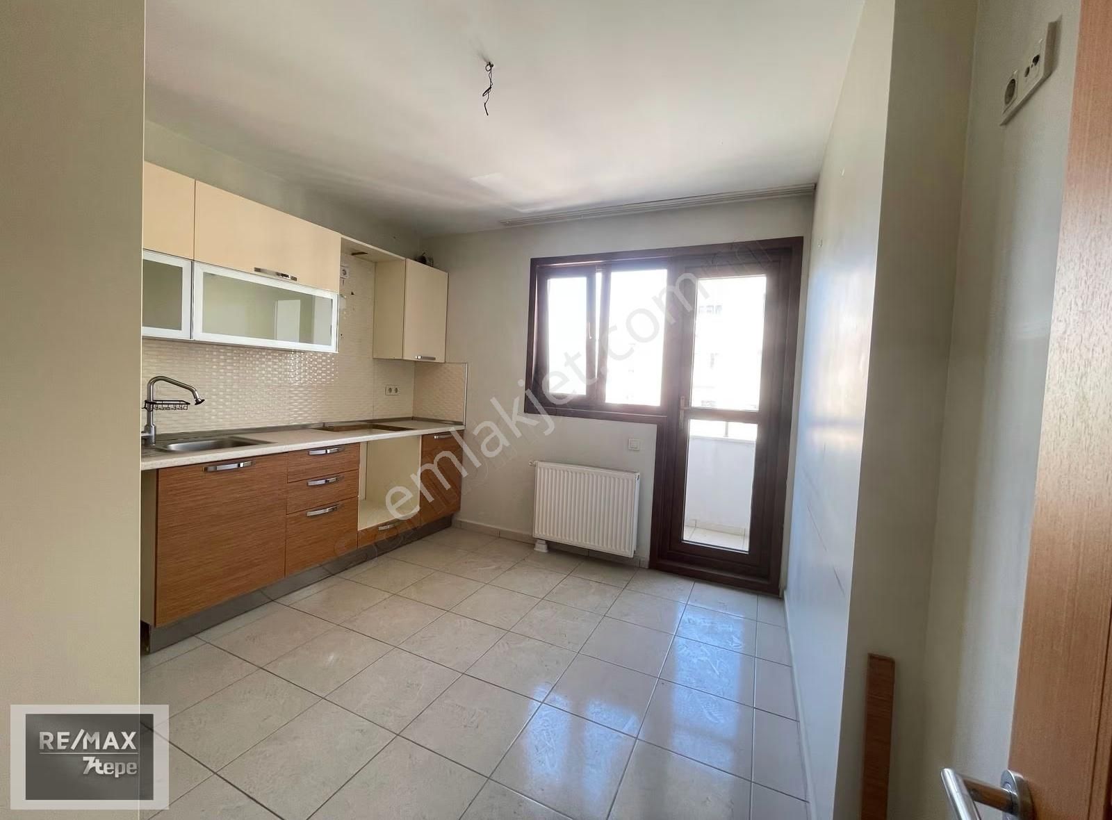 Remax 7tepeden Çekmeköy 216 Butik Sitesinde Boş Kiralık 3+1 - Görsel 7