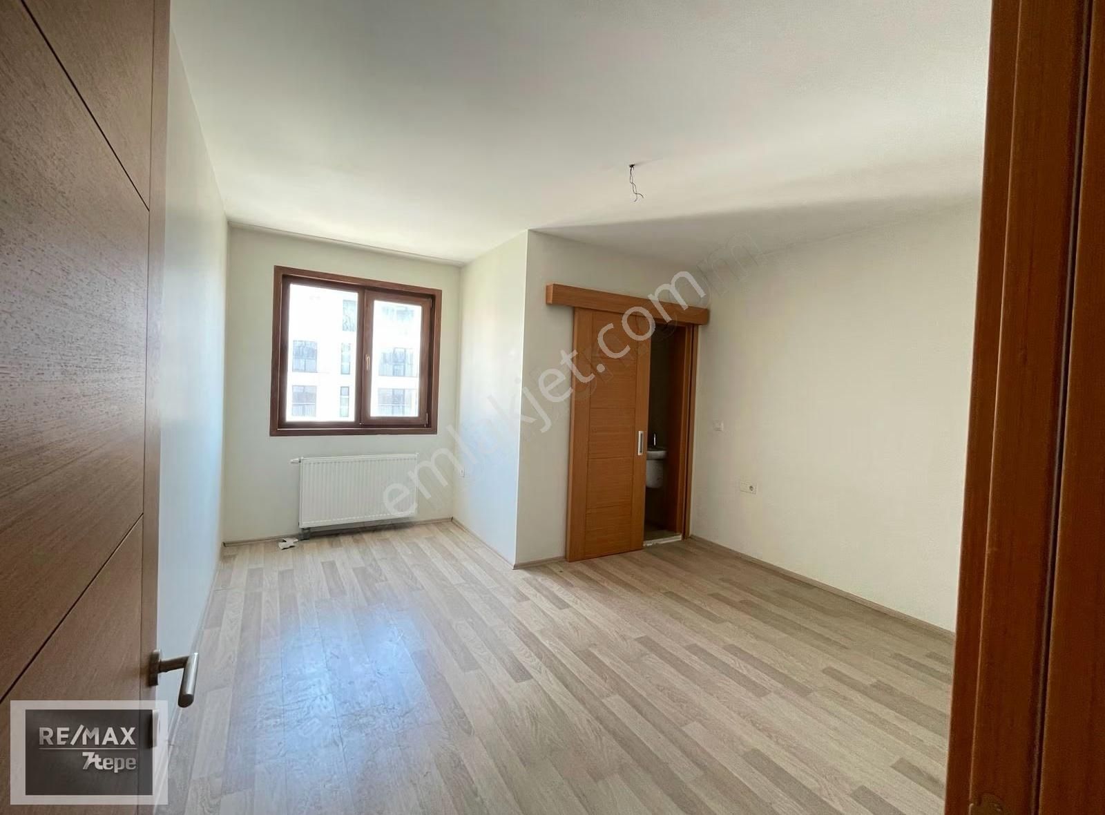 Remax 7tepeden Çekmeköy 216 Butik Sitesinde Boş Kiralık 3+1 - Görsel 4
