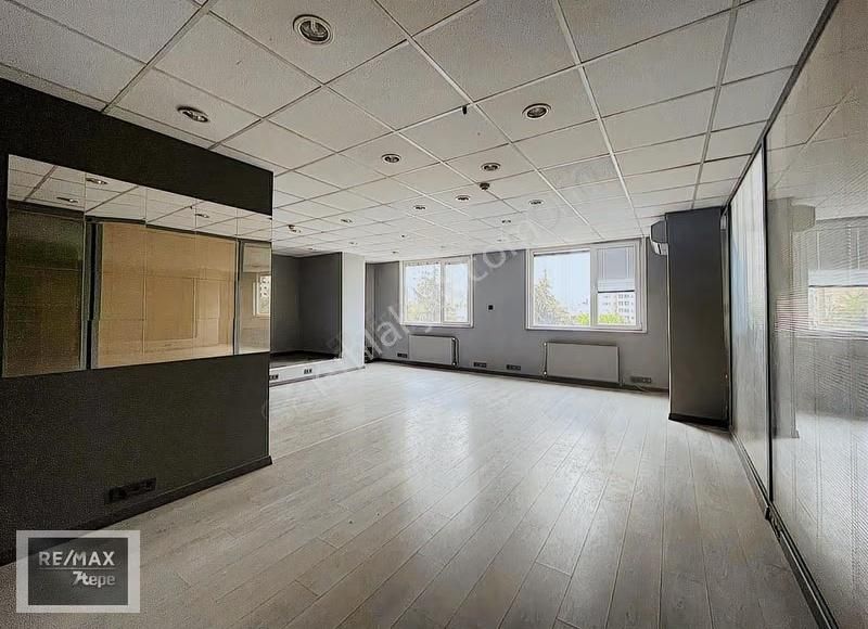 Ataşehir Ana Cadde Üzerinde Tabela Değeri Yüksek Kiralık Ofis - Görsel 3