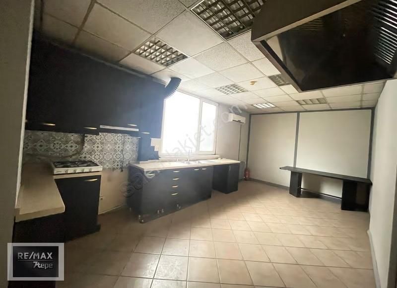 Ataşehir Ana Cadde Üzerinde Tabela Değeri Yüksek Kiralık Ofis - Görsel 24