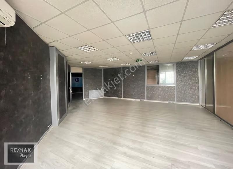 Ataşehir Ana Cadde Üzerinde Tabela Değeri Yüksek Kiralık Ofis - Görsel 15