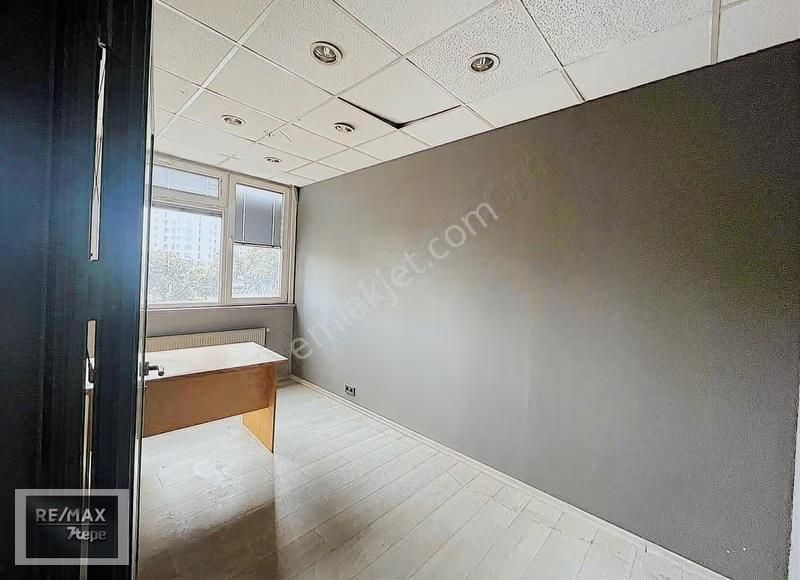 Ataşehir Ana Cadde Üzerinde Tabela Değeri Yüksek Kiralık Ofis - Görsel 26