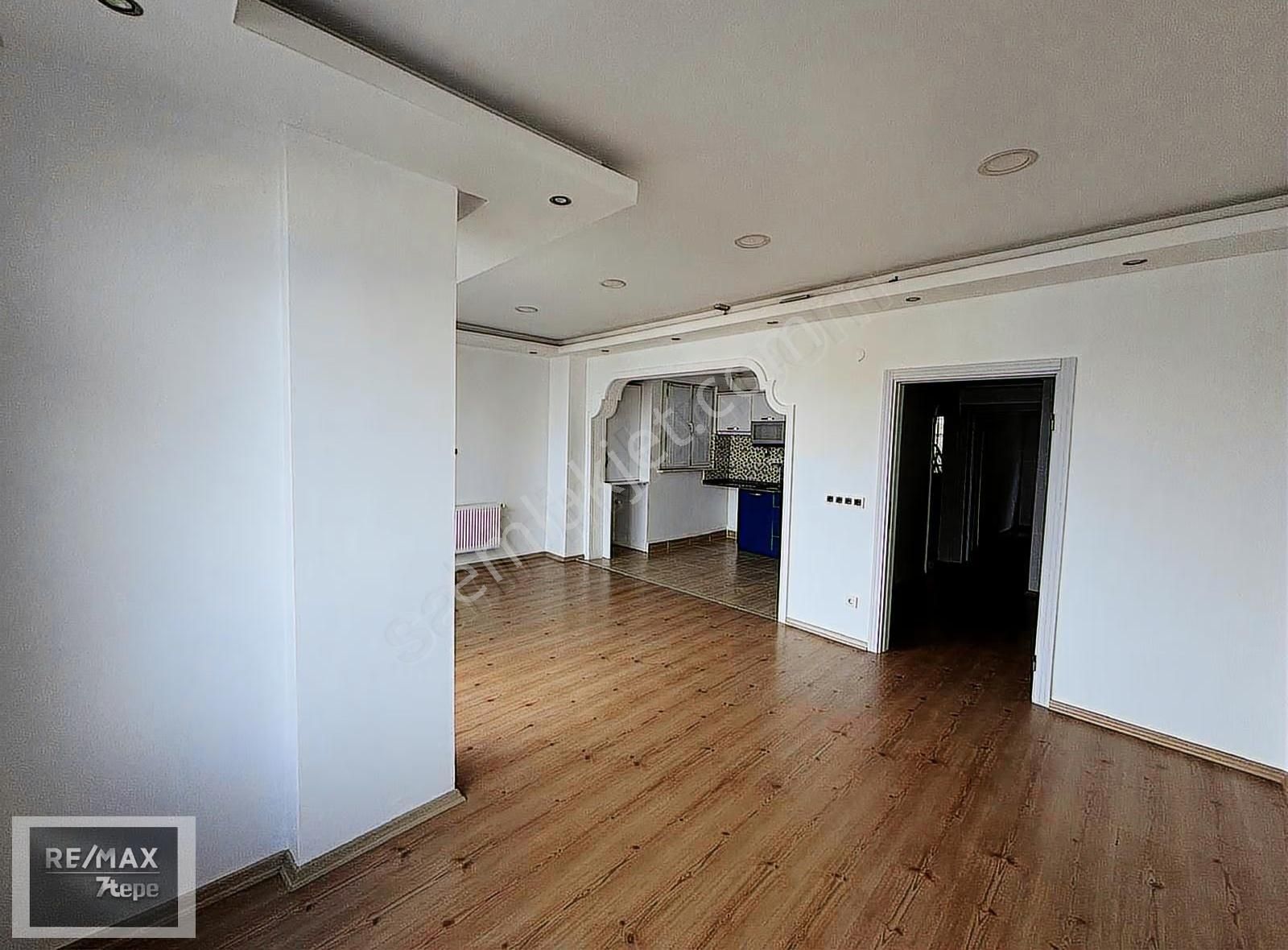 Boğaz'da, İkonık Çubuklu Apartmanında Kiralık 2+1 Daire - Görsel 3