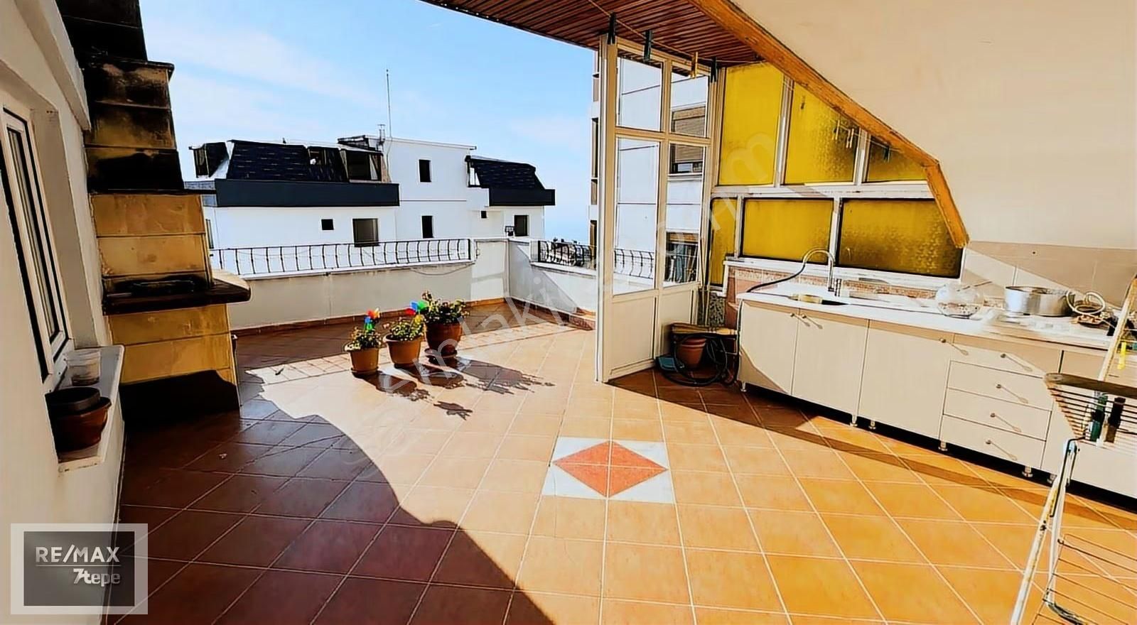 Kartal'da Adalar Ve Deniz Manzaralı Teraslı 6+2 Satılık Dubleks - Görsel 24