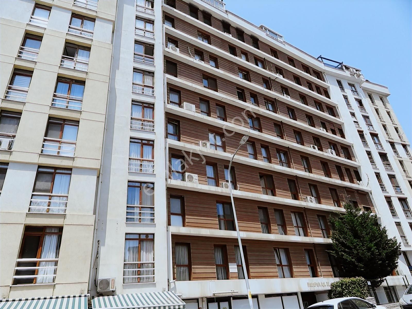 Ünalan Metro-metrobüs Yakını Genç Ap.teraslı Dubleks 3+1 Fırsatı - Görsel 22