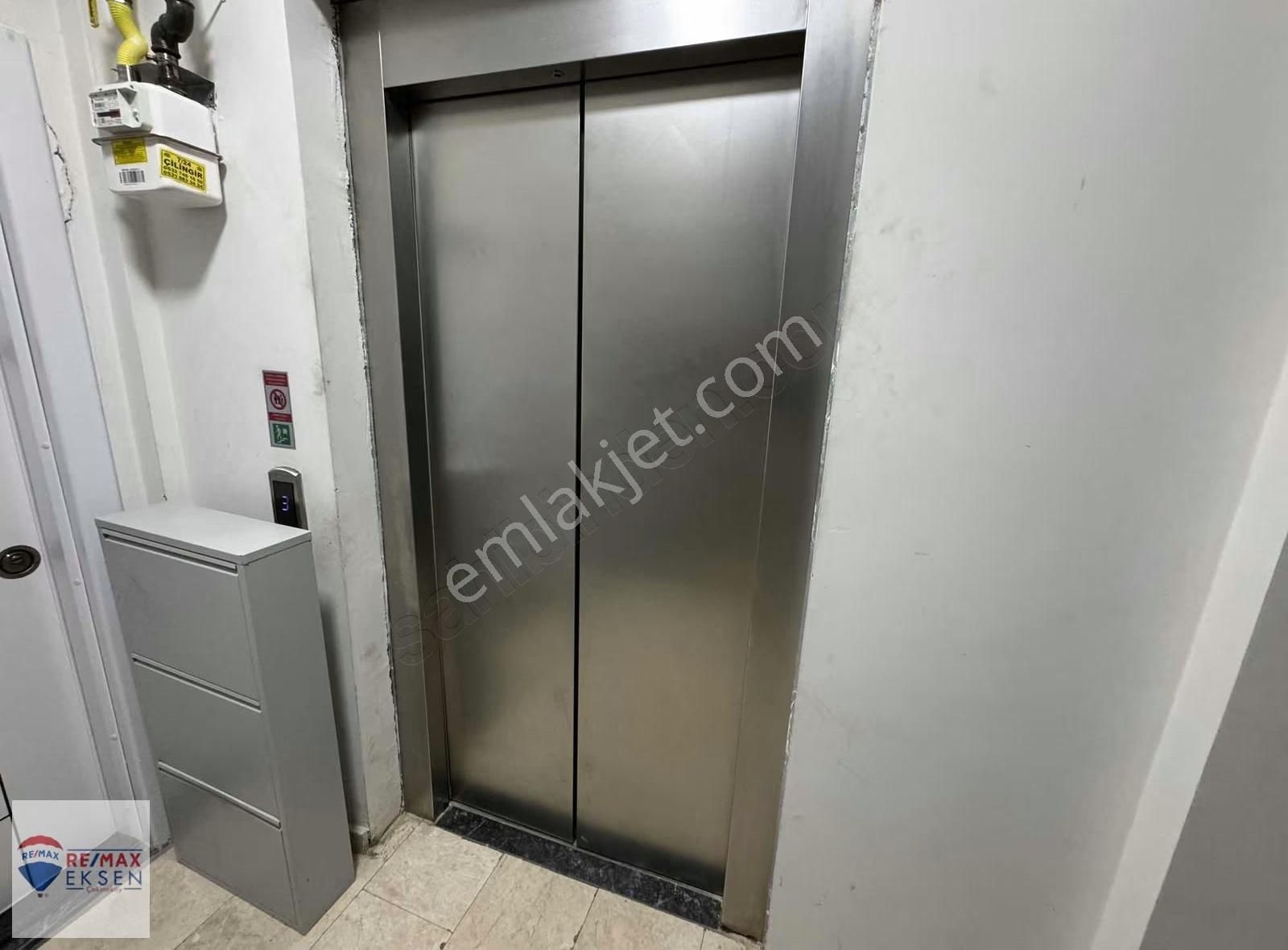 Çekmeköy Merkez Mah. Geniş 2+2 Kiralık Dubleks Daire - Görsel 5