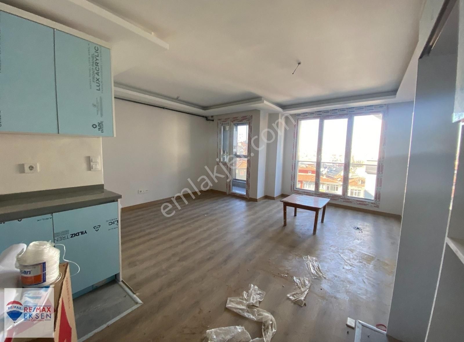 Üsküdar'da Boğaz Manzaralı Yeni Binada Satılık 2+1 Daire - Görsel 20