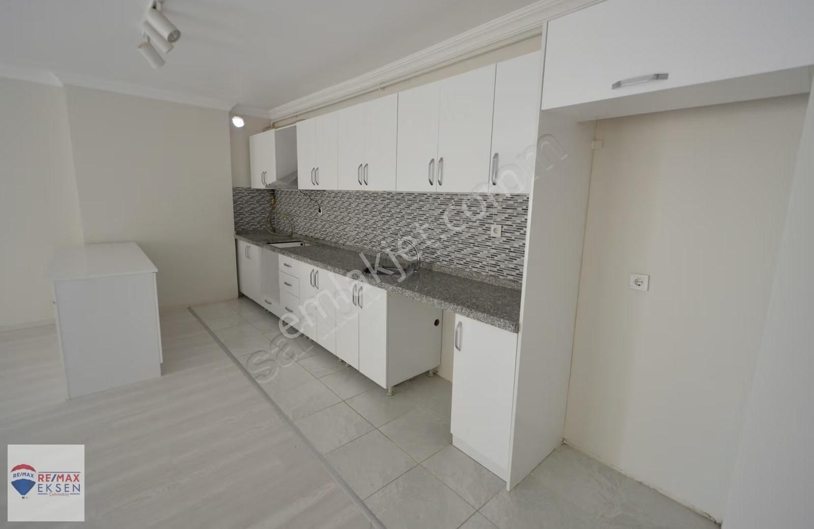 Teras Çekmeköy Sitesinde Satılık Boş 1+1 Daire - Görsel 3