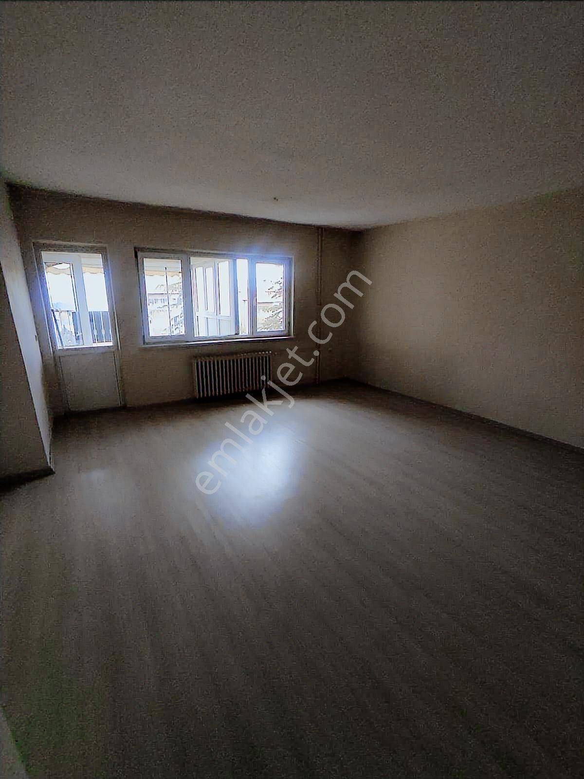 Serhat 200 Evler Sitesinde Boş Durumda Ara Kat 3+1 Satılık - Görsel 7