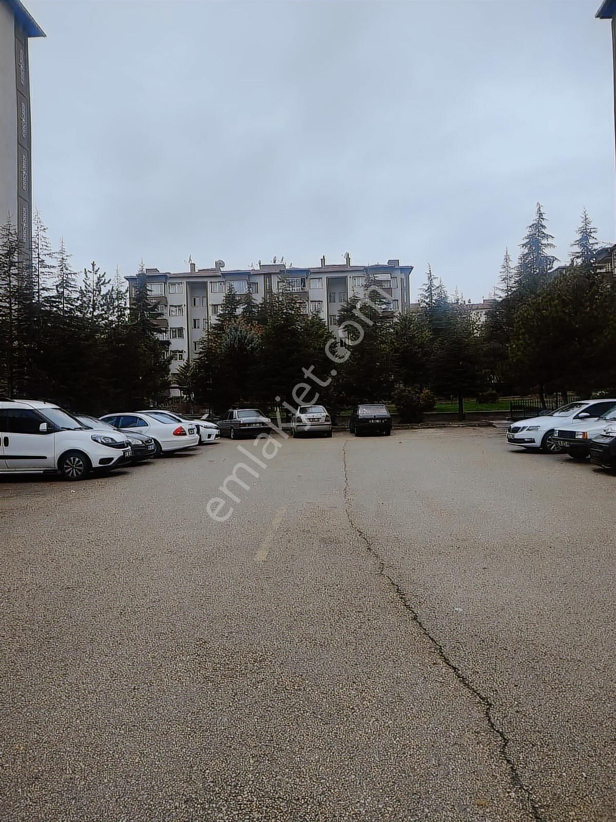 Serhat 200 Evler Sitesinde Boş Durumda Ara Kat 3+1 Satılık - Görsel 18