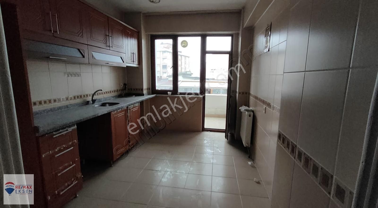 Ümraniye Site Mahallesinde, Satılık Mükemmel 3+1 Daire - Görsel 11