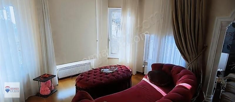 Beykoz Baklacı Fatih Cad.de 650 M2 Bahçeli 500 M2 Villa 9+1 - Görsel 23