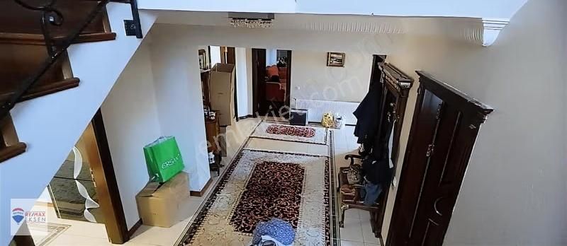 Beykoz Baklacı Fatih Cad.de 650 M2 Bahçeli 500 M2 Villa 9+1 - Görsel 7