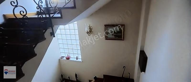 Beykoz Baklacı Fatih Cad.de 650 M2 Bahçeli 500 M2 Villa 9+1 - Görsel 26