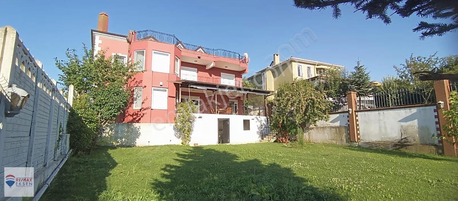 Beykoz Baklacı Fatih Cad.de 650 M2 Bahçeli 500 M2 Villa 9+1 - Görsel 22