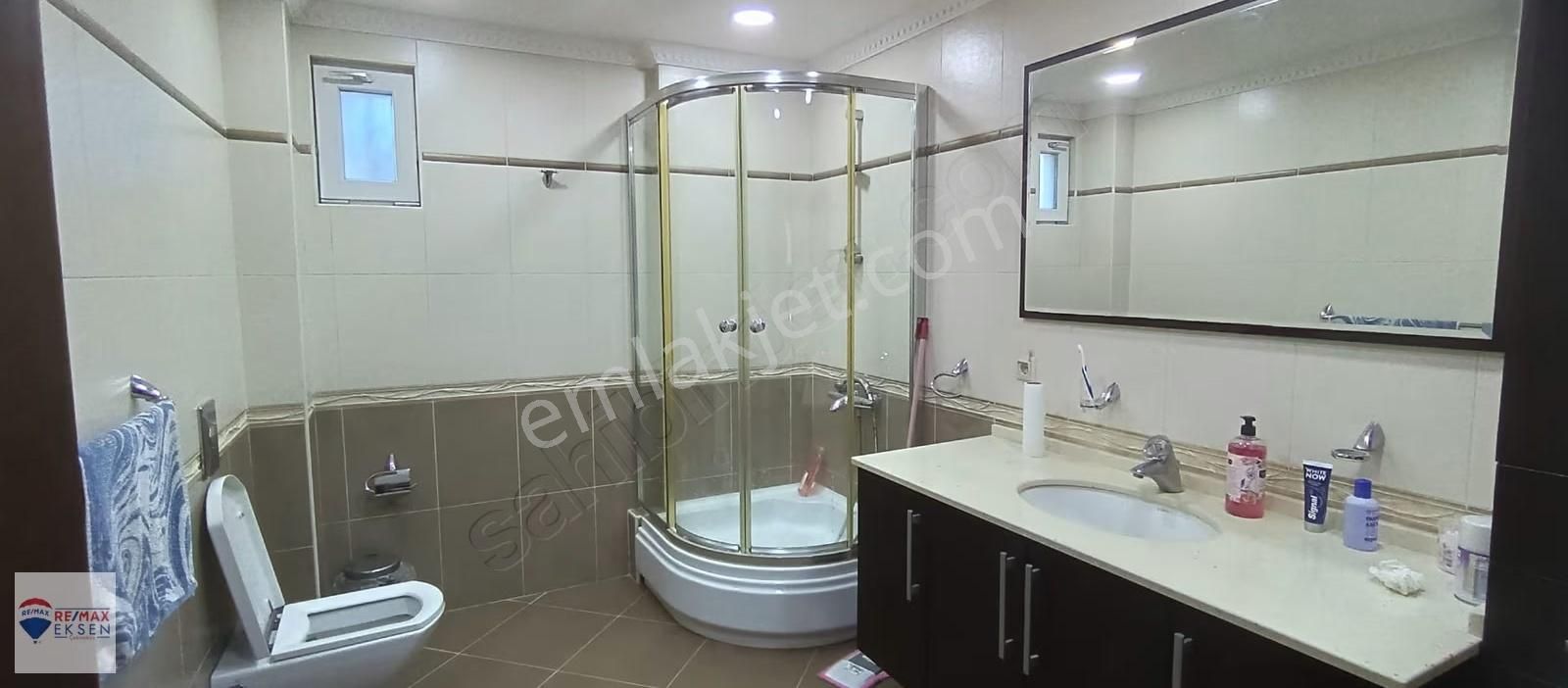 Beykoz Baklacı Fatih Cad.de 650 M2 Bahçeli 500 M2 Villa 9+1 - Görsel 28