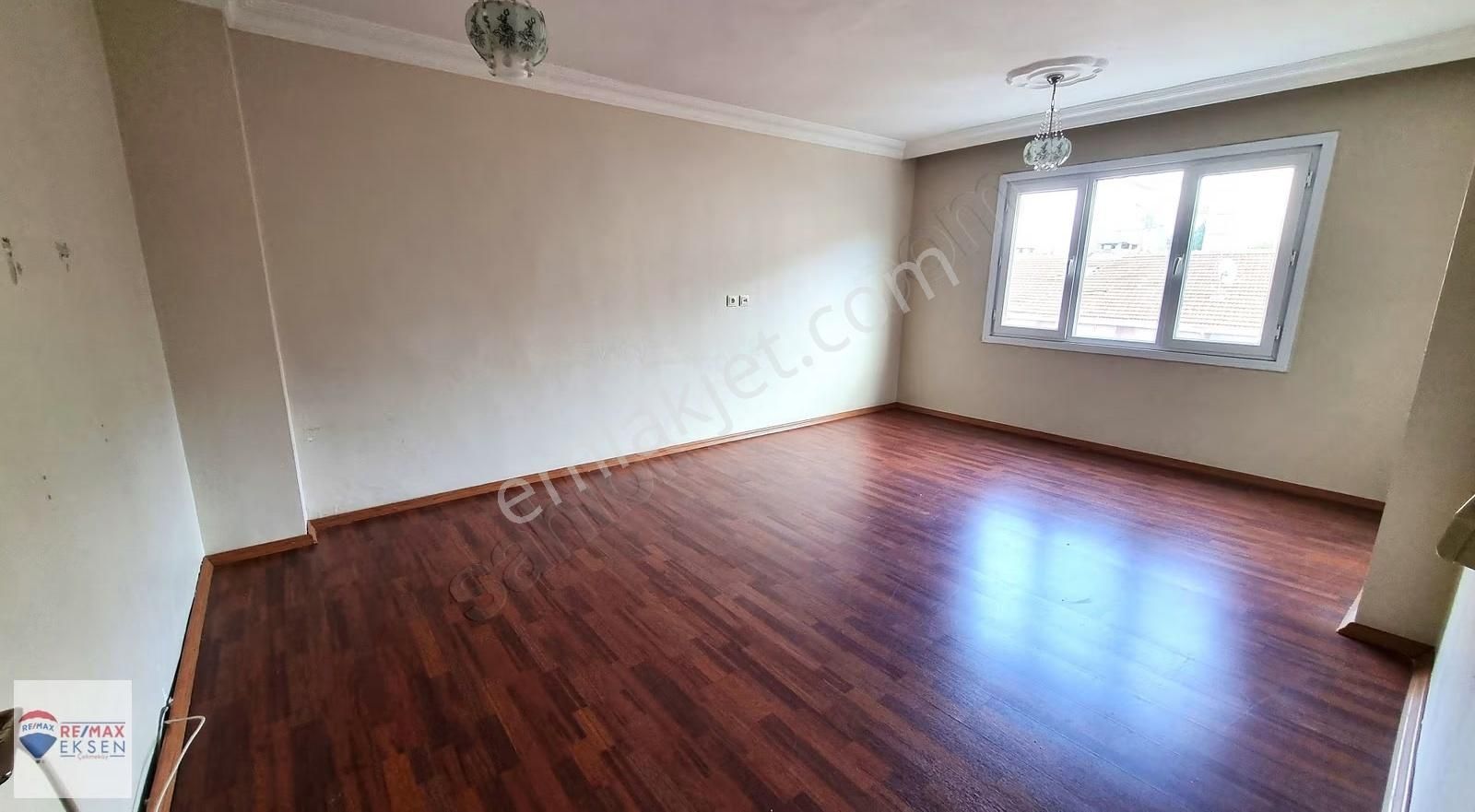 Akşemsettin Mahallesinde Site İçi Ara Kat 2+1 Kiralık Daire